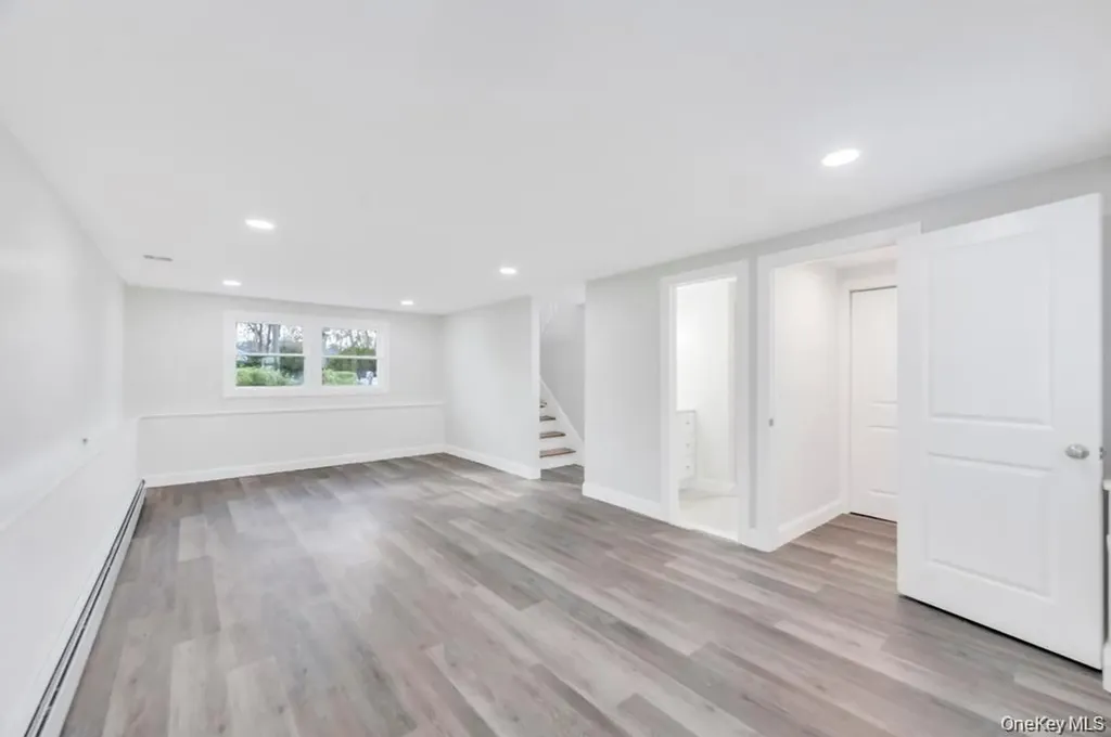 339 Avenue B Ronkonkoma NY 11779