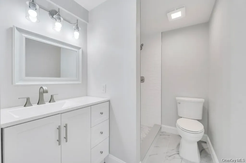339 Avenue B Ronkonkoma NY 11779