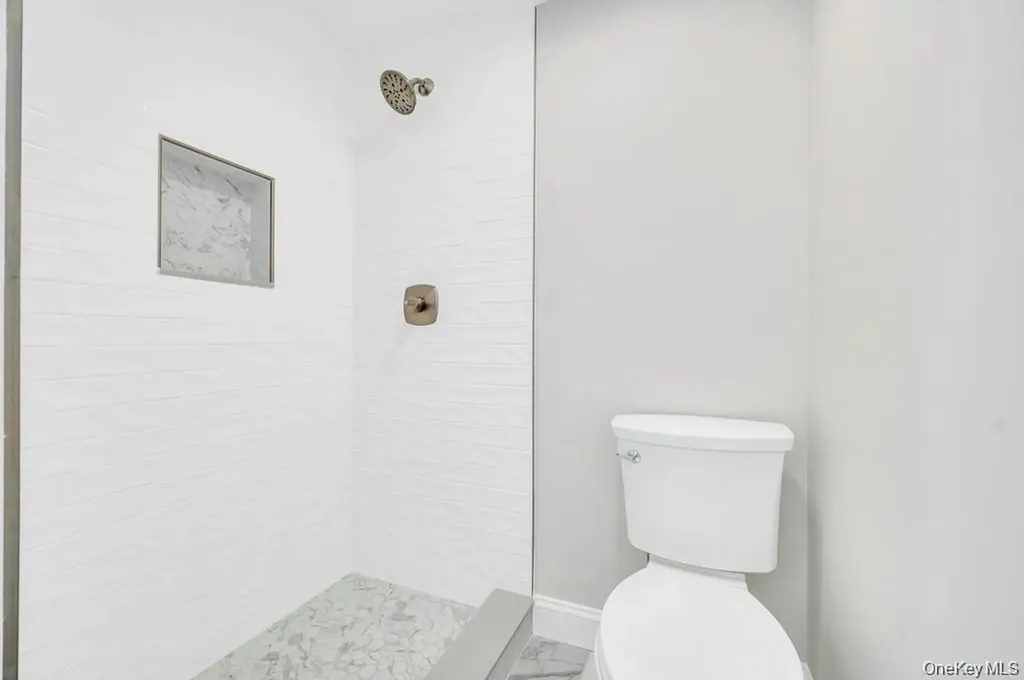 339 Avenue B Ronkonkoma NY 11779