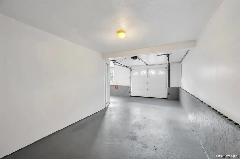 339 Avenue B Ronkonkoma NY 11779