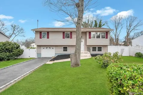 339 Avenue B Ronkonkoma NY 11779