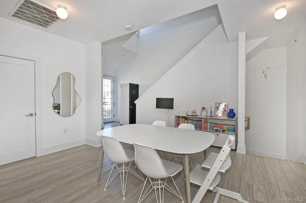 416 White Rose Lane East Meadow NY 11554