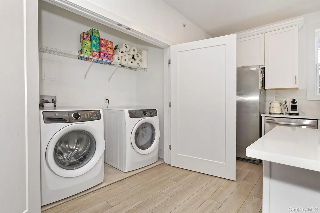 416 White Rose Lane East Meadow NY 11554