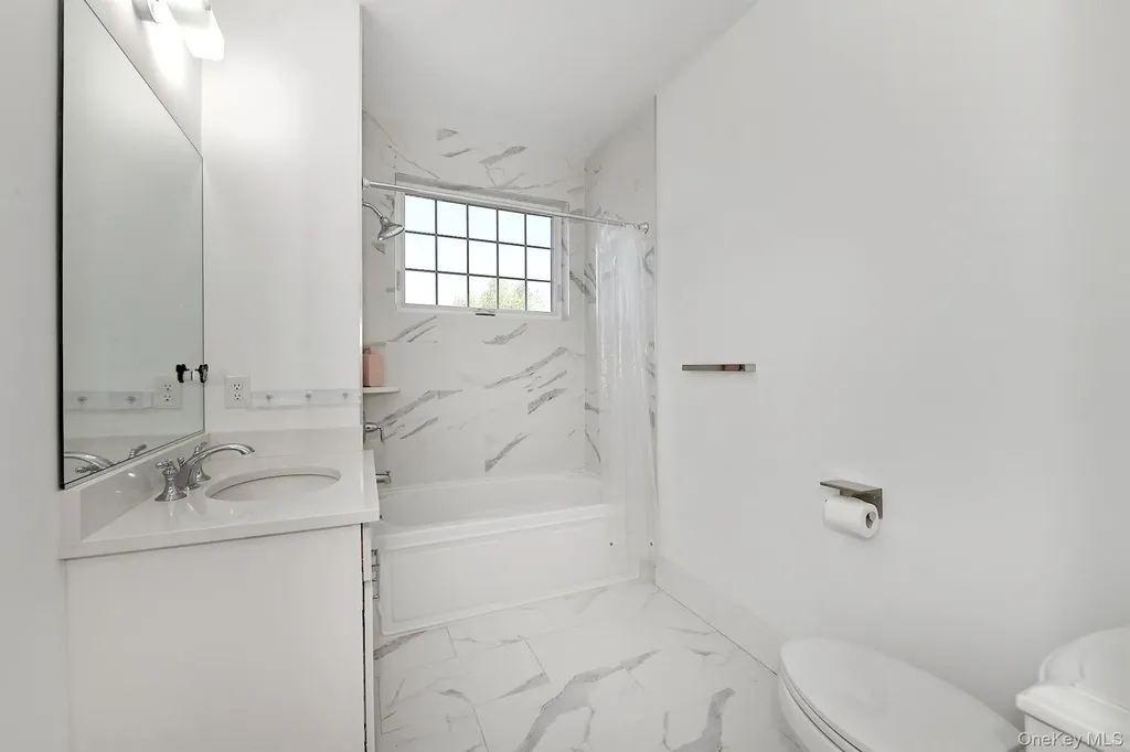 416 White Rose Lane East Meadow NY 11554