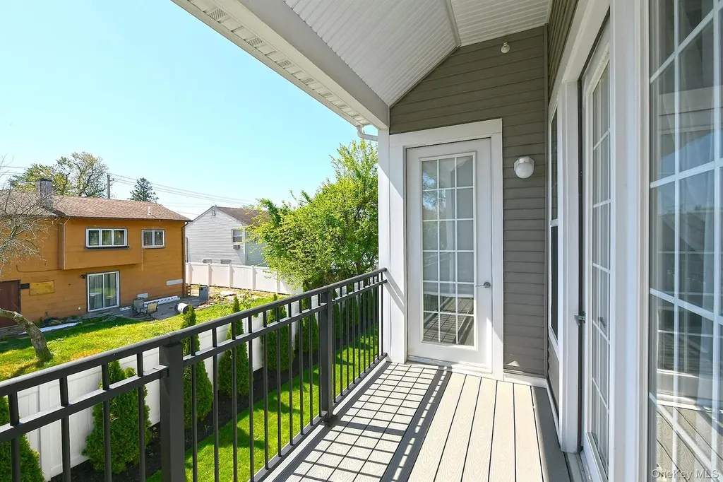 416 White Rose Lane East Meadow NY 11554