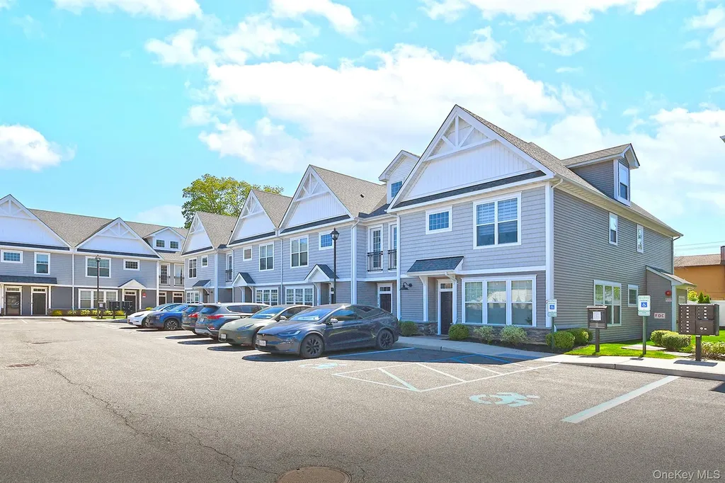 416 White Rose Lane East Meadow NY 11554