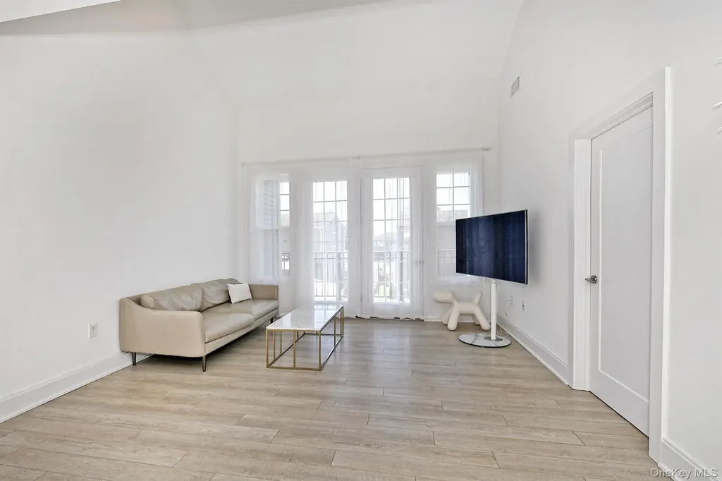 416 White Rose Lane East Meadow NY 11554