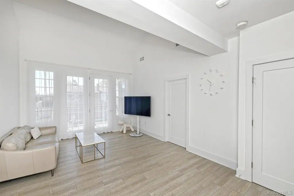 416 White Rose Lane East Meadow NY 11554