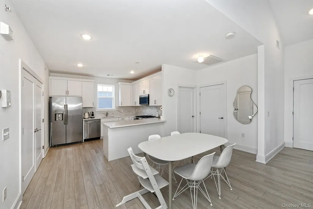 416 White Rose Lane East Meadow NY 11554