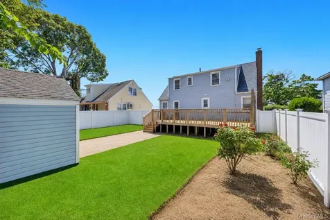 190 Sylvester Street Westbury NY 11590