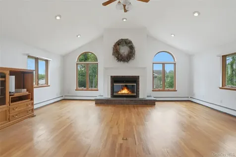 205 East Drive Hurley NY 12443