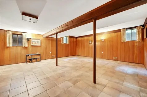 65 Holly Place Briarcliff Manor NY 10510