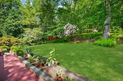 65 Holly Place Briarcliff Manor NY 10510