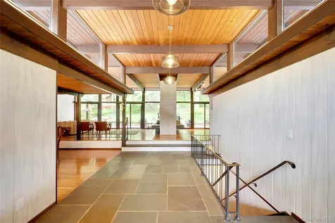 65 Holly Place Briarcliff Manor NY 10510