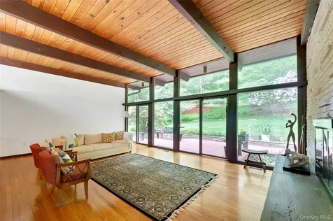 65 Holly Place Briarcliff Manor NY 10510