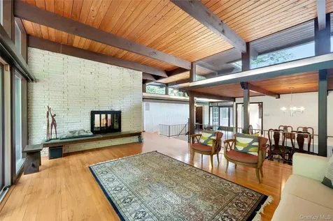 65 Holly Place Briarcliff Manor NY 10510