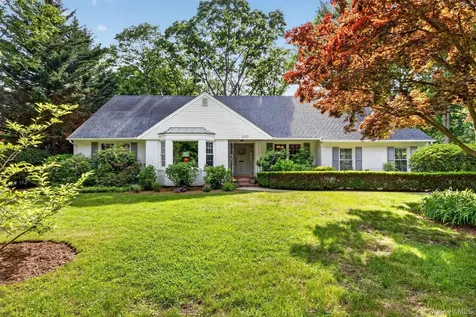 220 Cherry Valley Avenue Garden City NY 11530