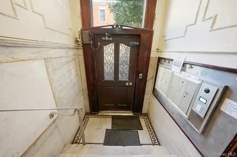 975 Mclean Avenue Yonkers NY 10704