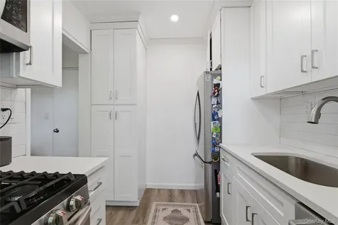 14 Soundview Avenue White Plains NY 10606