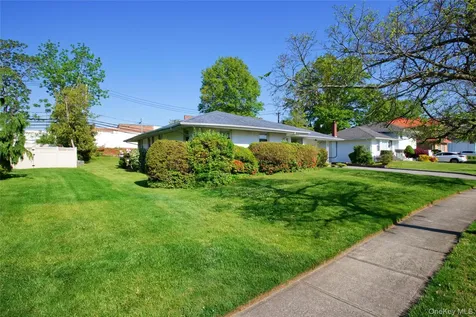 11 Hazelwood Drive Jericho NY 11753