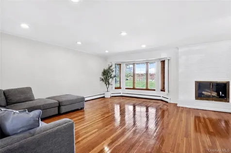 11 Hazelwood Drive Jericho NY 11753