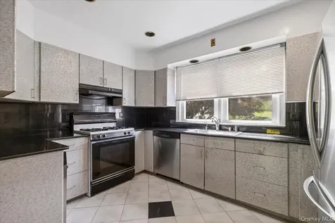 68 Brendon Hill Road Scarsdale NY 10583
