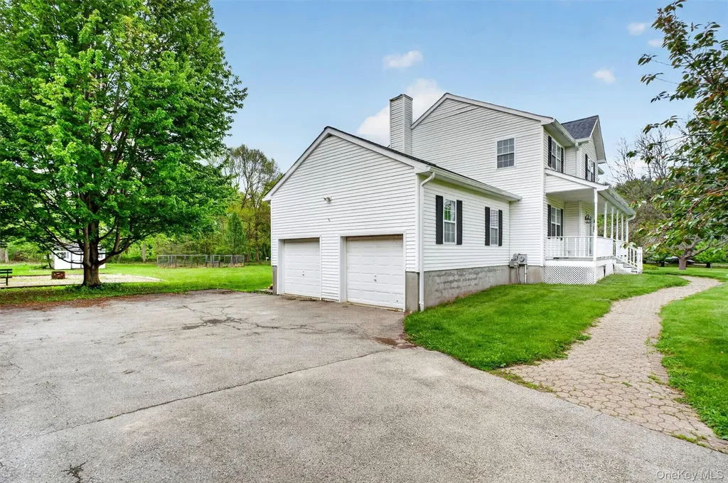 129 Moonlight Drive Stormville NY 12582