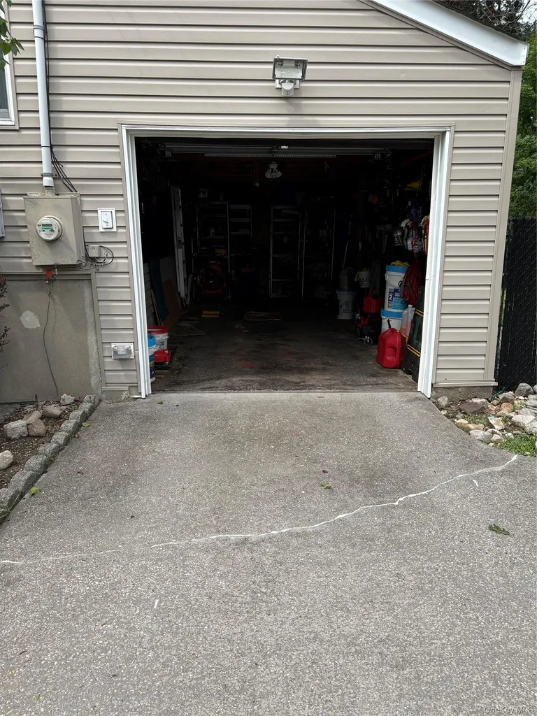 19 Estates Lane Shoreham NY 11786