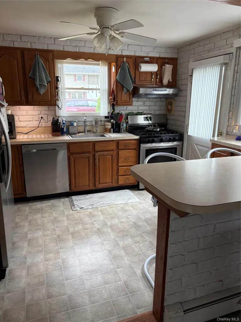 19 Estates Lane Shoreham NY 11786