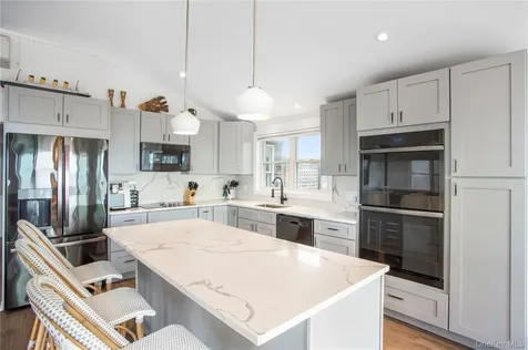 128 Walnut Walk Fair Harbor NY 11706