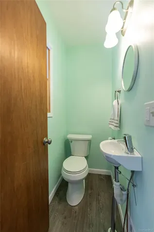 986 Karshick Street Bohemia NY 11716