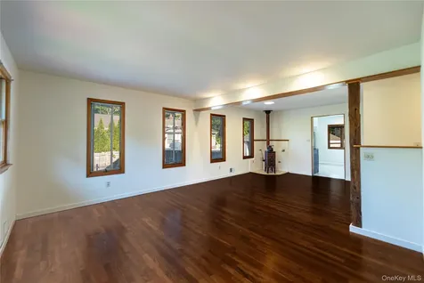 986 Karshick Street Bohemia NY 11716