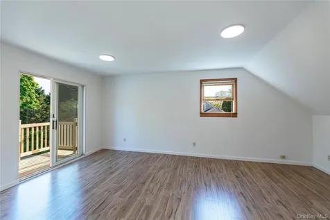 986 Karshick Street Bohemia NY 11716