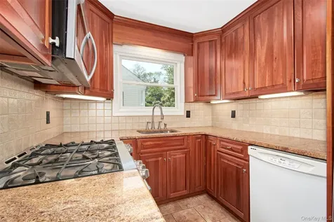 121 Parkview Place Mount Kisco NY 10549