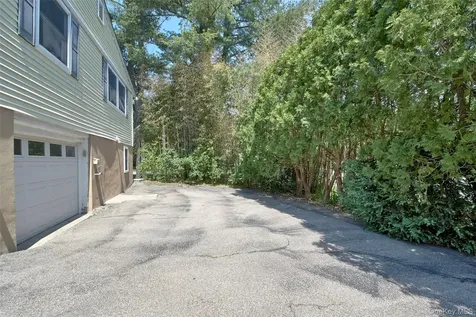 121 Parkview Place Mount Kisco NY 10549