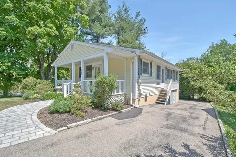 121 Parkview Place Mount Kisco NY 10549