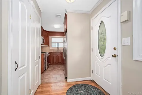 121 Parkview Place Mount Kisco NY 10549