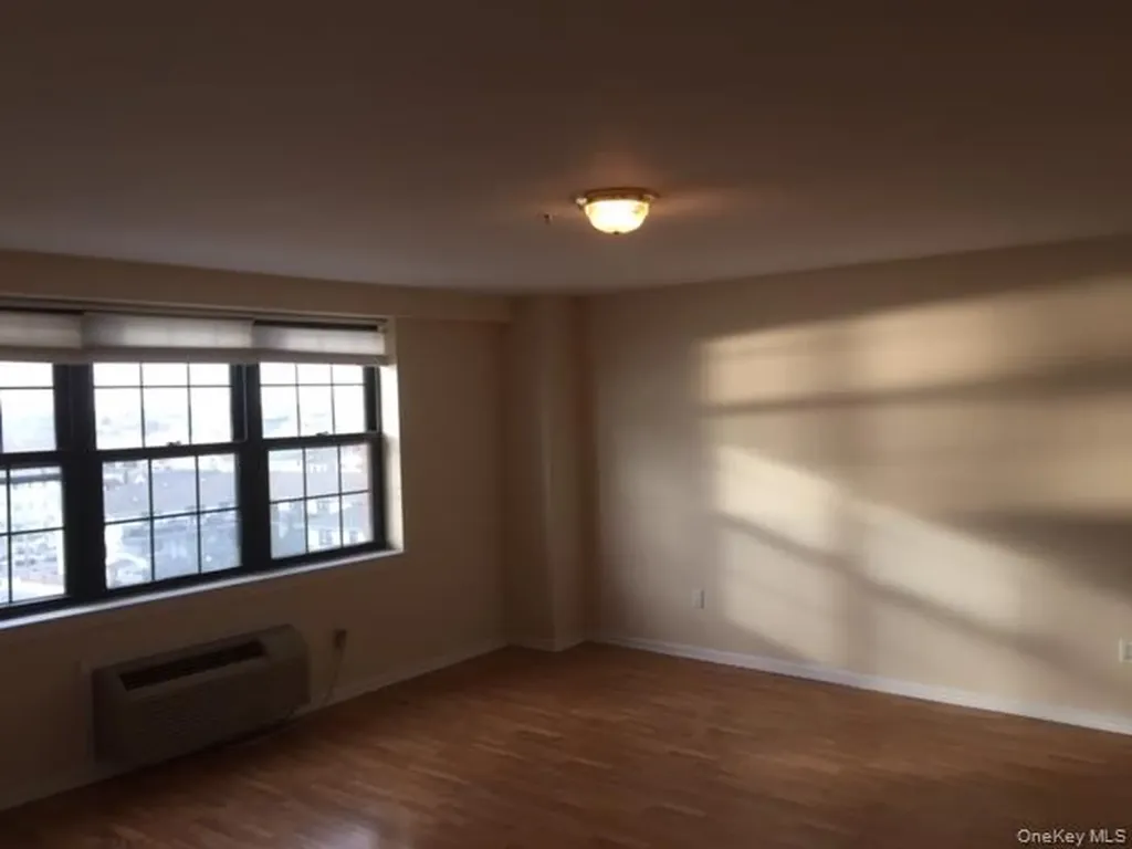 26 W Broadway Long Beach NY 11561