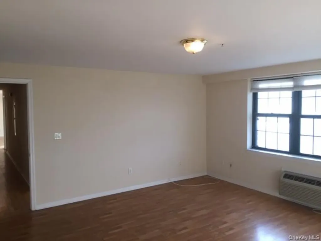 26 W Broadway Long Beach NY 11561
