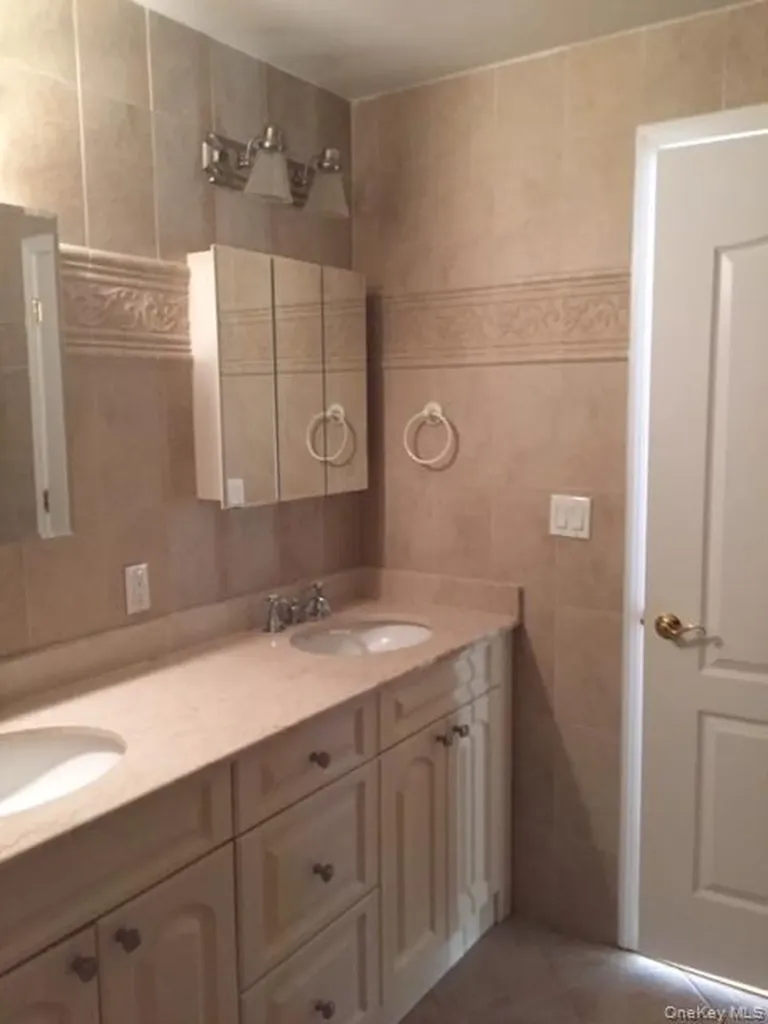 26 W Broadway Long Beach NY 11561