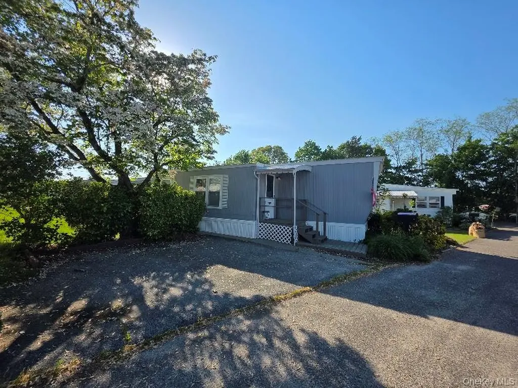1964 River Calverton NY 11933