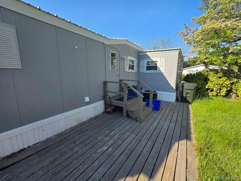 1964 River Calverton NY 11933