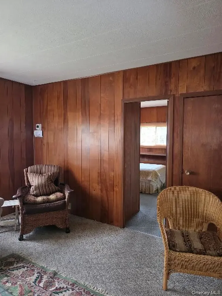 1964 River Calverton NY 11933