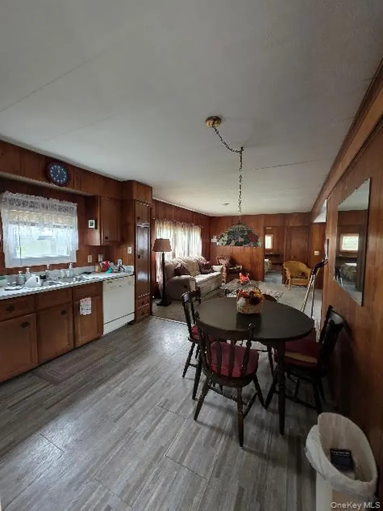 1964 River Calverton NY 11933
