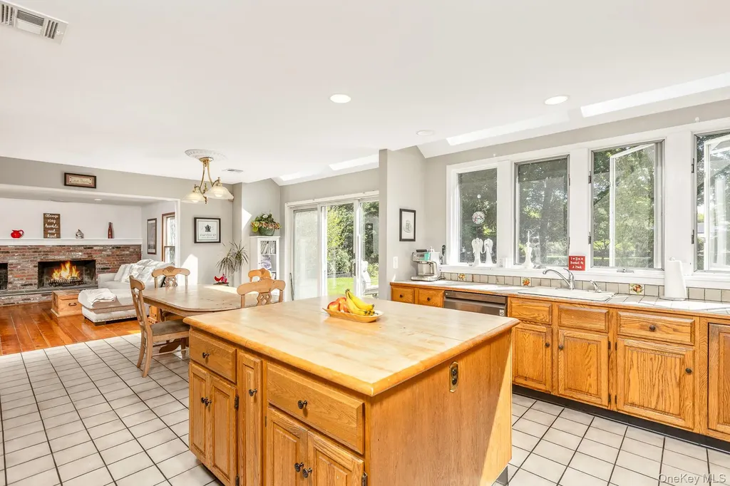 41 Astor Avenue Saint James NY 11780