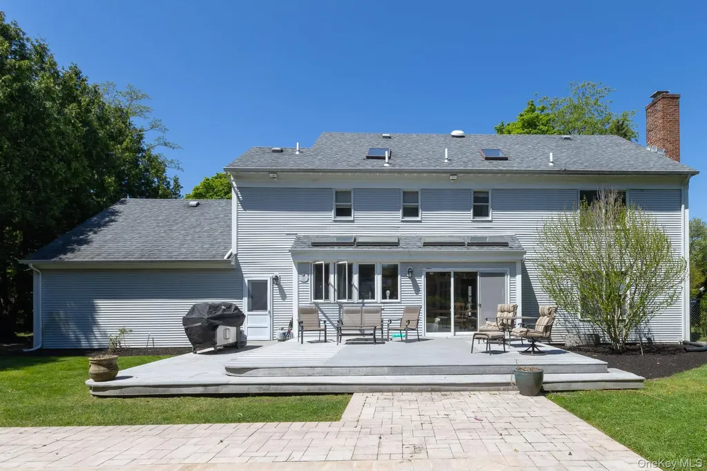 41 Astor Avenue Saint James NY 11780