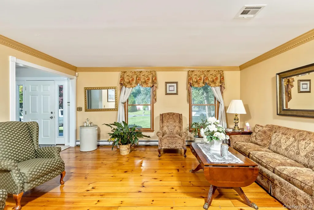 41 Astor Avenue Saint James NY 11780