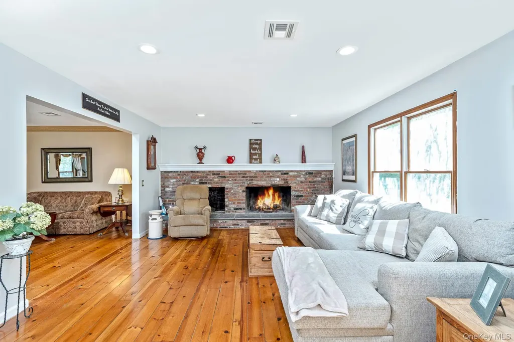 41 Astor Avenue Saint James NY 11780