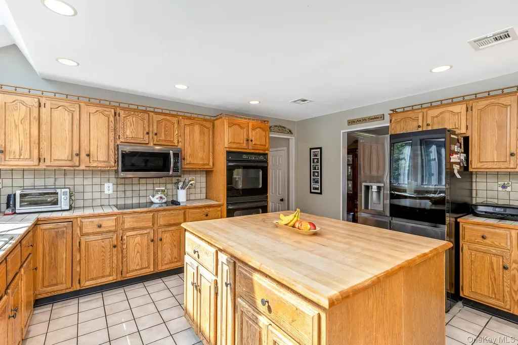 41 Astor Avenue Saint James NY 11780
