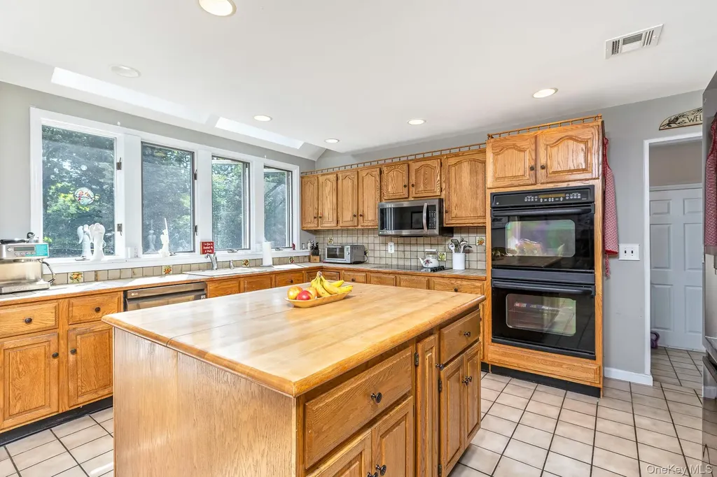 41 Astor Avenue Saint James NY 11780